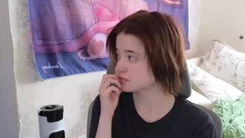 Snapshot of meowki4 chatting on October 2025 07:05:02 AM meowme online show from October 2025 07:05:02 AM