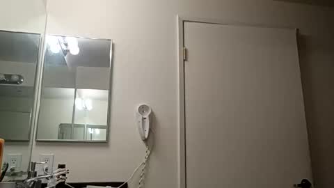 meowzers777 online show from November 2025 07:24:01 PM