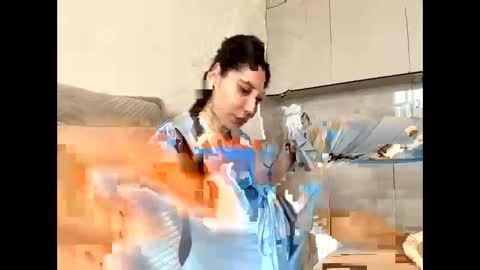 Snapshot of meralynn chatting on April 2026 10:22:02 AM LEVA online show from April 2026 10:22:02 AM
