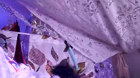 gurlnips online show from February 2025 01:17:02 PM