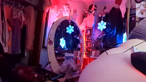 gurlnips online show from February 2025 10:15:02 AM