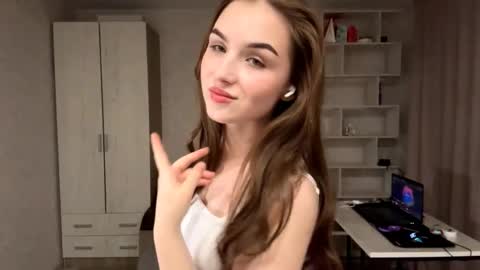 Rina online show from October 2025 06:09:01 PM