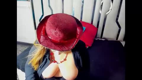 Snapshot of meriland_hh chatting on May 2026 05:04:01 AM Meriland online show from May 2026 05:04:01 AM