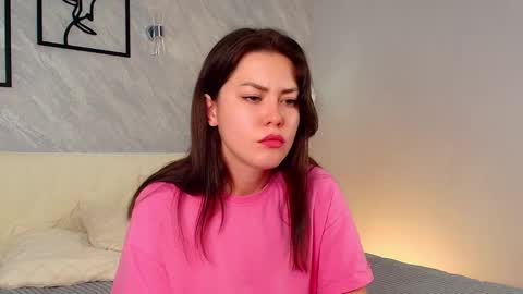 Snapshot of merry_leen chatting on September 2025 03:45:01 PM Hi Im Merry And its me first day here Do not offend me and be polite online show from September 2025 03:45:01 PM