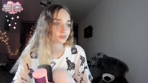 Snapshot of merryl_clark chatting on September 2025 04:12:01 PM Sara online show from September 2025 04:12:01 PM