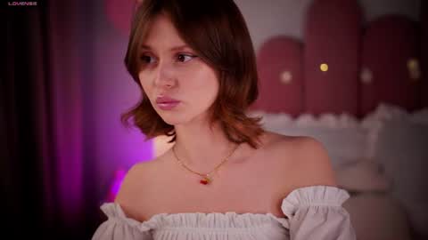 Snapshot of merylew chatting on June 2026 05:30:02 AM Anna online show from June 2026 05:30:02 AM