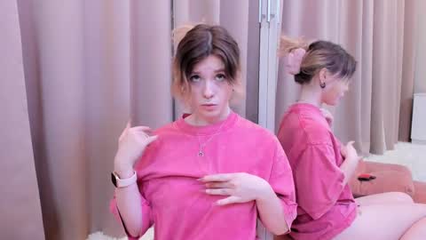 Snapshot of merylfenney chatting on February 2025 11:04:02 PM Louis online show from February 2025 11:04:02 PM