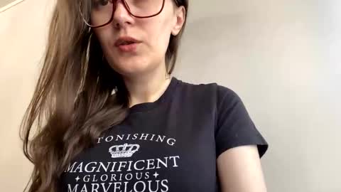 Jessica online show from October 2025 08:34:01 AM