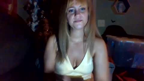 mezzy69 online show from October 2025 08:13:01 AM