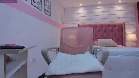 Snapshot of mhellissaw chatting on October 2025 10:03:01 AM melissa online show from October 2025 10:03:01 AM