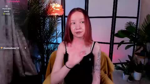 Snapshot of mi_mi_mia chatting on July 2026 06:36:01 PM Mia online show from July 2026 06:36:01 PM