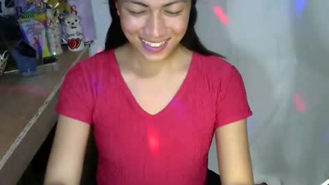 Mia online show from October 2025 09:51:02 AM