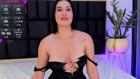 Mia  online show from May 2026 03:57:02 AM