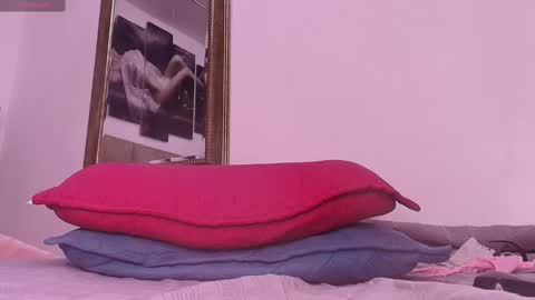 Emi online show from March 2025 07:54:01 PM