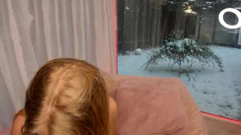 Mia  Milan online show from January 2026 07:03:01 AM