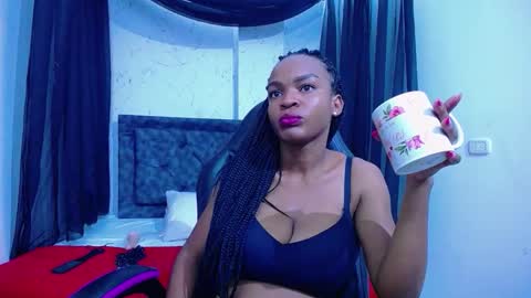 Snapshot of mia__thomson_ chatting on November 2025 01:25:02 PM MIA online show from November 2025 01:25:02 PM