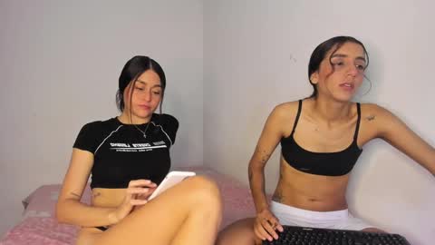 mia and kim online show from October 2025 06:07:01 PM