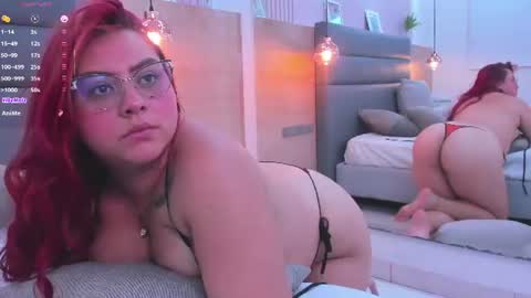 Snapshot of mia_blumm_ chatting on June 2026 12:32:02 AM Mia online show from June 2026 12:32:02 AM