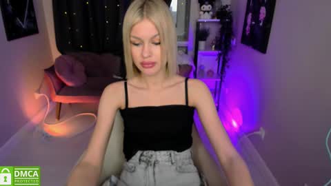 Mia online show from January 2025 09:30:02 AM