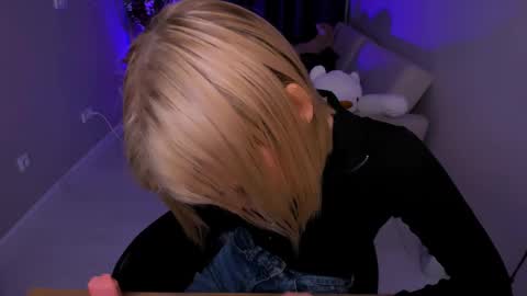 Mia online show from January 2025 03:51:01 PM