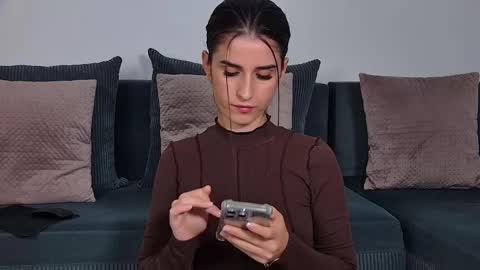 Freya Allen online show from November 2025 09:46:02 PM