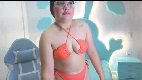 Snapshot of mia_cuttee chatting on October 2025 03:06:02 AM Mia Cuttee online show from October 2025 03:06:02 AM