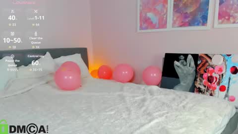 Mia online show from December 2025 03:03:01 AM