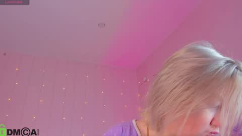 Mia online show from April 2026 02:51:02 AM