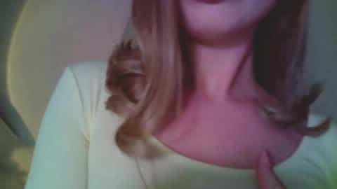 Mia online show from March 2026 09:33:02 PM