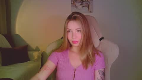 Snapshot of mia_fleur_ chatting on May 2026 09:22:02 PM Mia online show from May 2026 09:22:02 PM