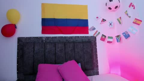 Snapshot of mia_foox12 chatting on June 2026 11:27:01 AM FERNANDA online show from June 2026 11:27:01 AM
