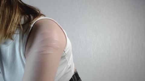 Mia online show from January 2026 03:06:01 PM