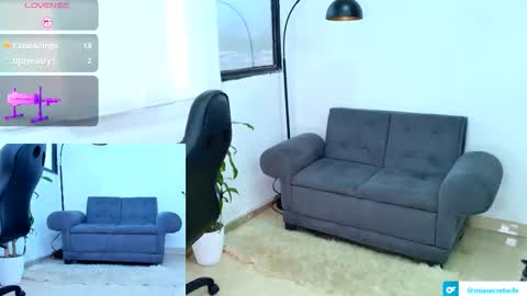 Snapshot of mia_hotwife chatting on January 2026 10:12:02 PM Mia.... Nice to meet you thumb up me please its important online show from January 2026 10:12:02 PM