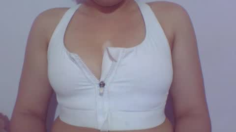 Snapshot of mia_k02 chatting on April 2026 02:20:01 AM Mia online show from April 2026 02:20:01 AM