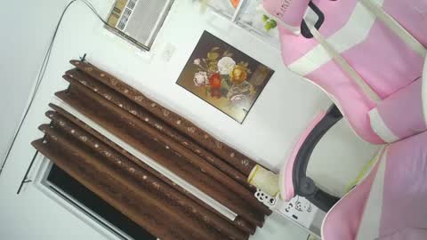 Your Pretty Petite Mia  online show from February 2026 01:58:01 PM