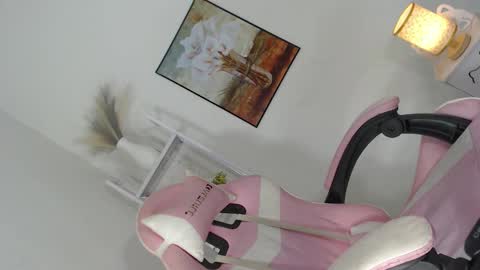 Your Pretty Petite Mia  online show from February 2026 02:27:02 PM