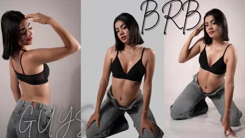 Mia online show from October 2025 02:56:01 AM