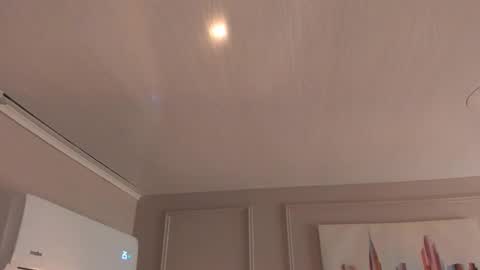 Mia online show from March 2026 02:15:01 AM