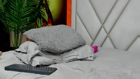 mia_kleim1 online show from March 2026 12:50:02 AM