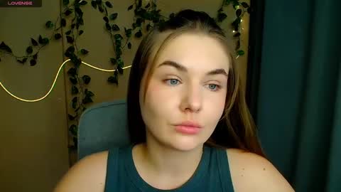 mia_lemm online show from February 2026 08:38:01 AM