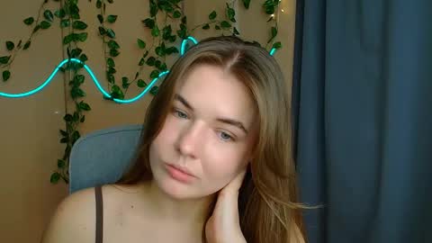 mia_lemm online show from February 2026 09:09:02 AM