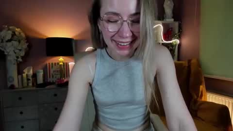 Mia online show from January 2025 01:47:01 PM