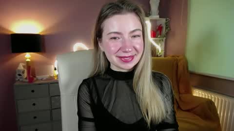Mia online show from March 2025 07:35:02 AM