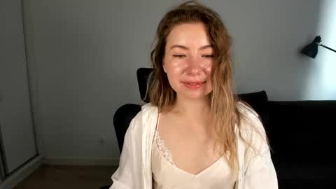 Mia online show from February 2026 08:03:02 AM