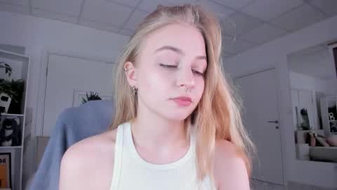 Mia here Appreciate your support online show from February 2026 11:19:01 PM