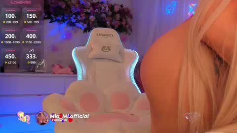 Snapshot of mia_milana chatting on February 2025 12:09:02 PM online show from February 2025 12:09:02 PM
