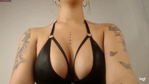 mia independent model online show from February 2026 12:21:01 PM