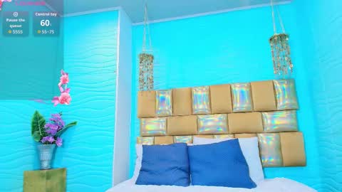 mia montess online show from November 2025 12:15:02 PM