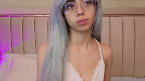 Snapshot of mia_naive chatting on April 2026 11:20:01 AM Mia online show from April 2026 11:20:01 AM