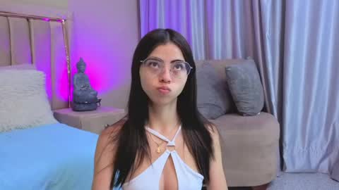 Snapshot of mia_naive chatting on May 2026 12:10:01 PM Mia online show from May 2026 12:10:01 PM
